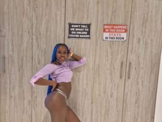 go to chat with Sophy-Nora