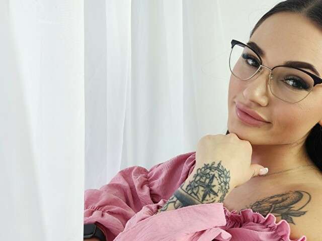 go to chat with StelllaRose