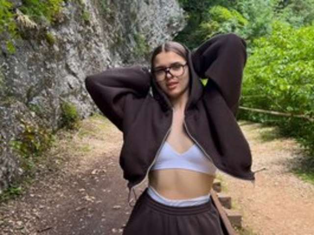 go to chat with StephaniRoger