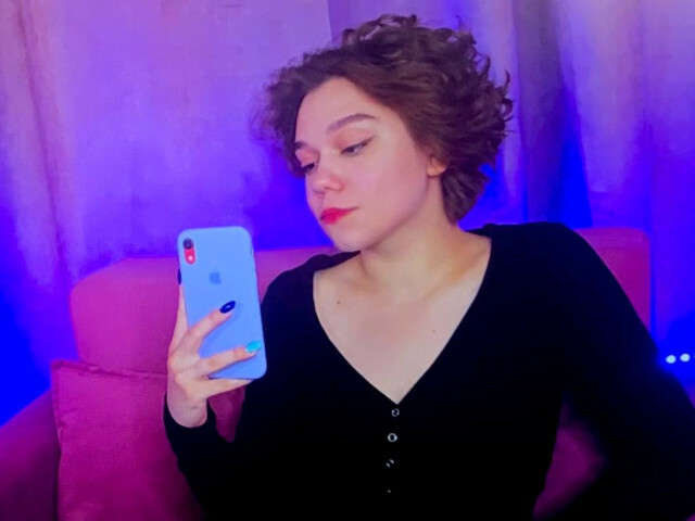 go to chat with Stephanieeee