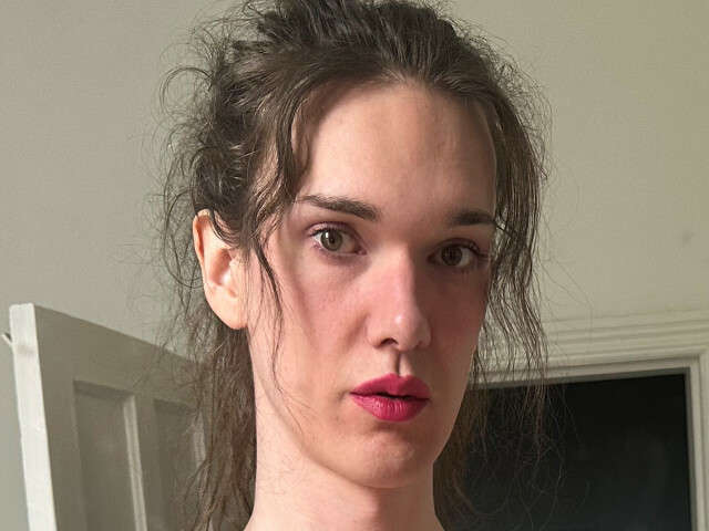 go to chat with SubElla