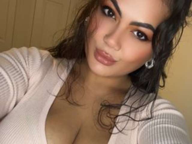 go to chat with SultryyQueenn