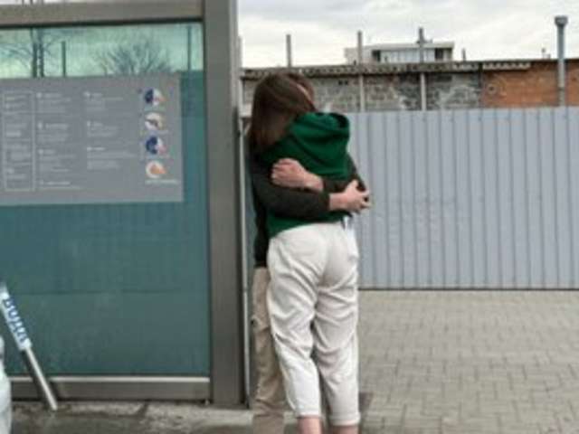go to chat with Sweet-Couple-