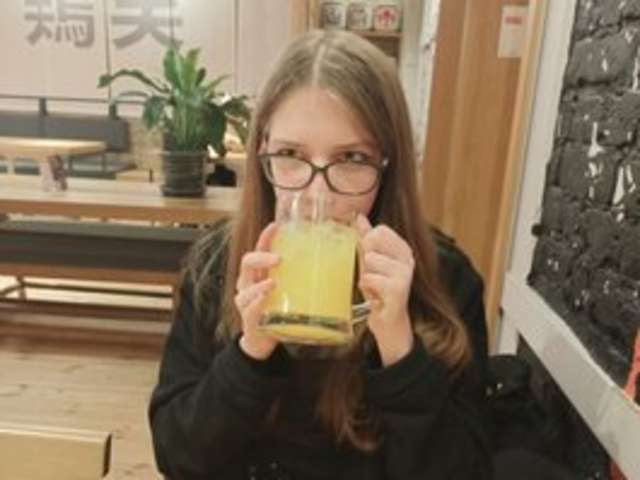go to chat with Sweetie-Iris
