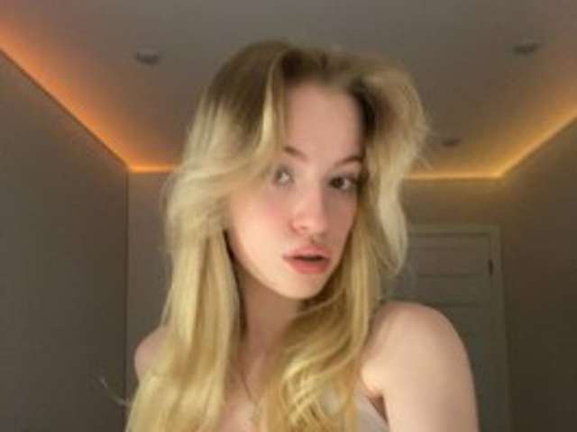 go to chat with SweetieVikki