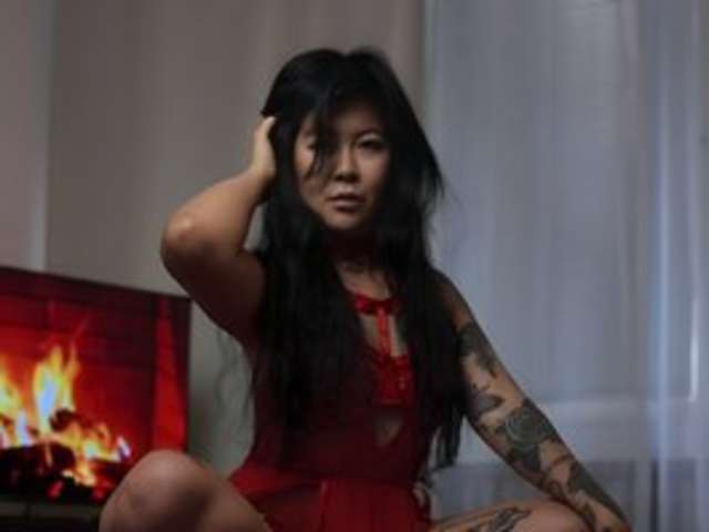 go to chat with SweetyLaura