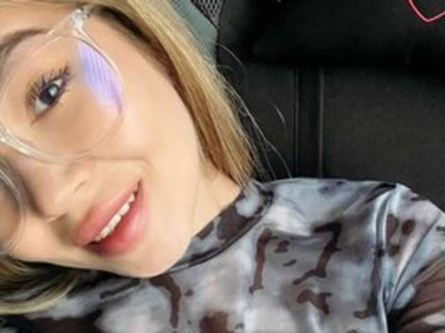 go to chat with TAYA-