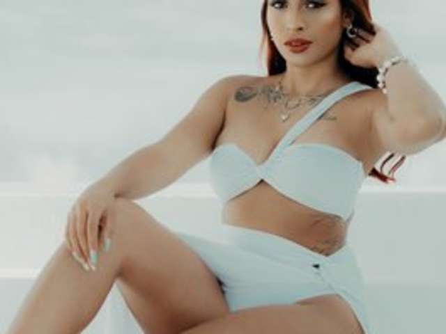 go to chat with TaniaSmith