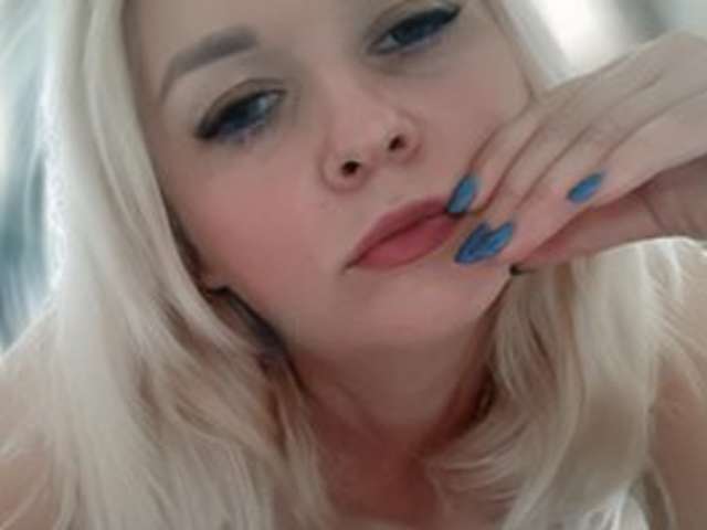 go to chat with Taya7