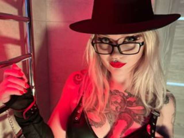 go to chat with TeaseKitten