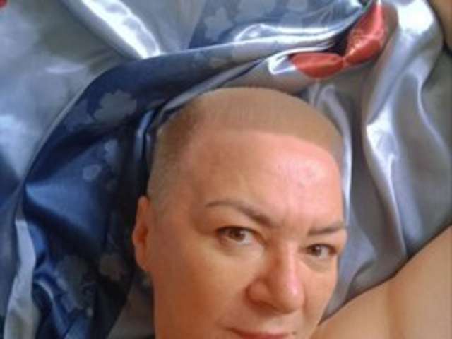 go to chat with TheCryptoQueen