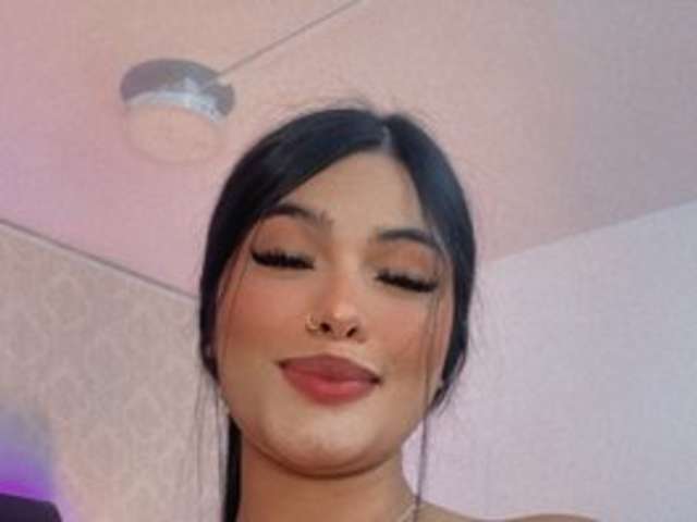go to chat with ThianaGrayy