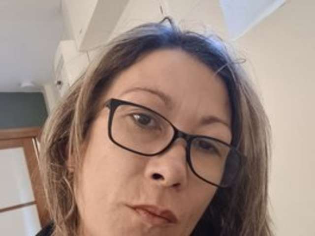 go to chat with Timide-girl