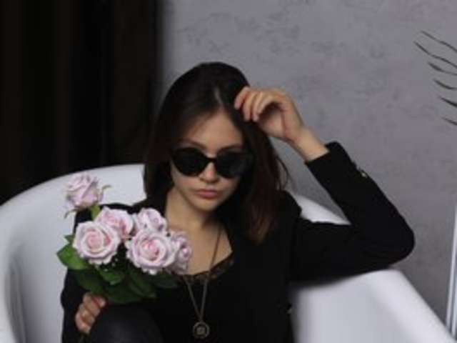 go to chat with TinaNari