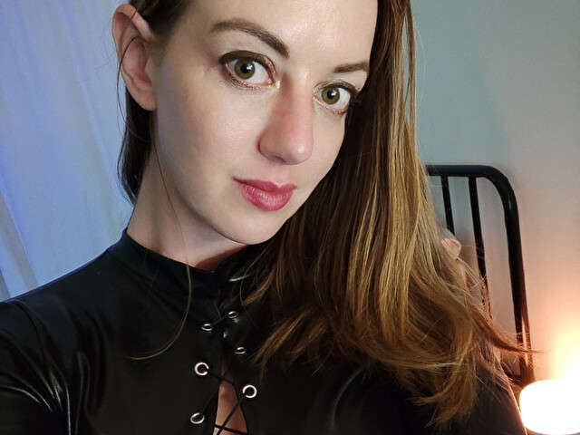 go to chat with TopsyWilde