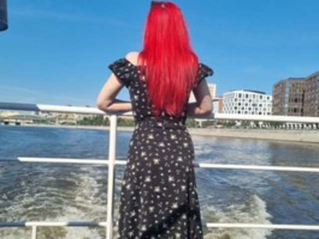go to chat with Tori301