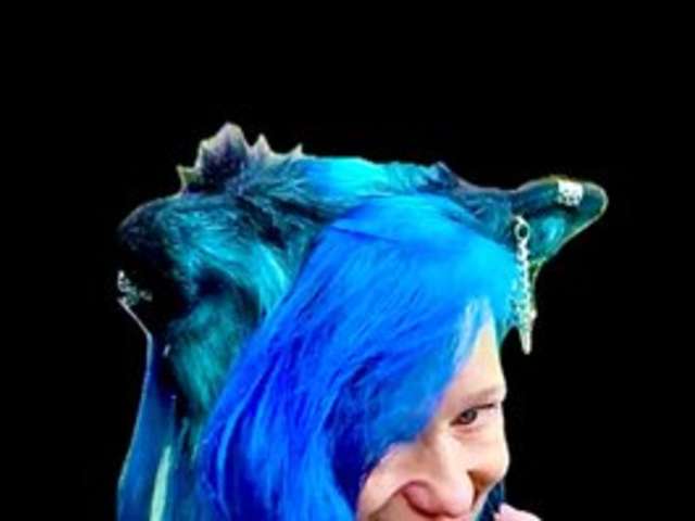 go to chat with ToxicDoll