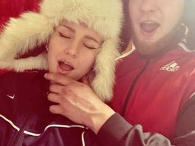 go to chat with Travelhub