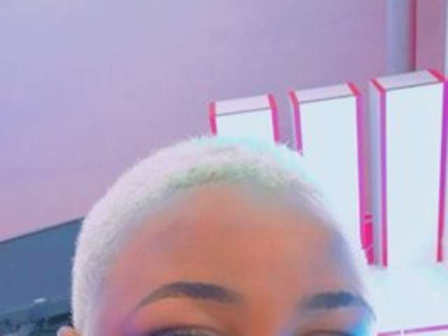 go to chat with Trixiee