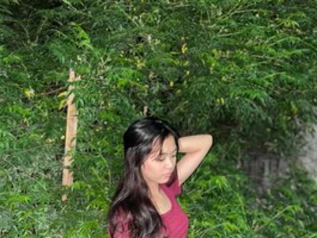 go to chat with UCantResistME
