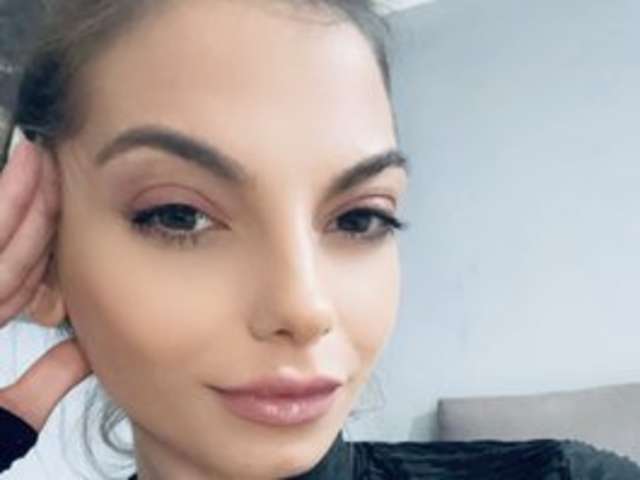 go to chat with UnicornLand