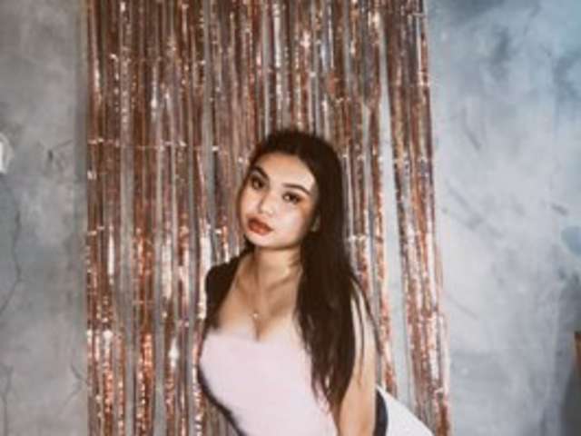 go to chat with Urlovelypinayxx