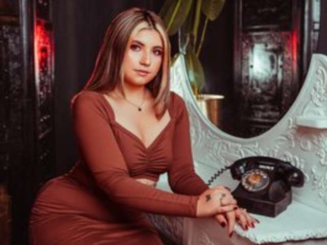 go to chat with Valicious
