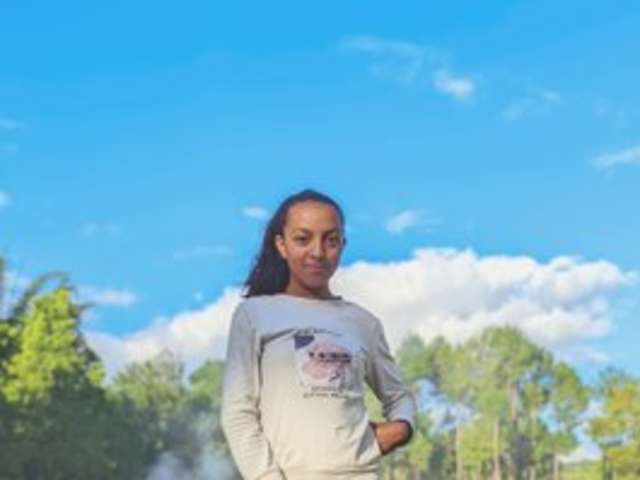 go to chat with Valisoa