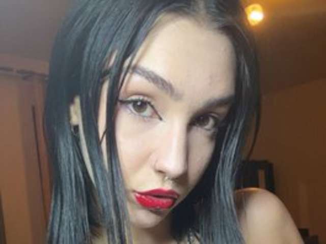 go to chat with VampyScarlet