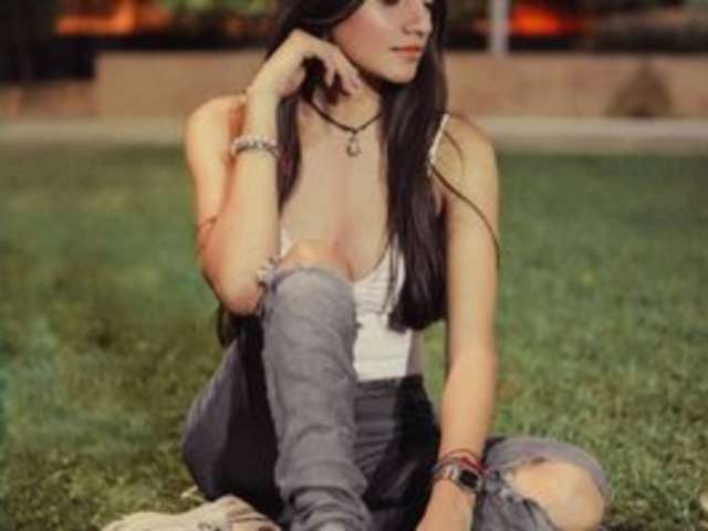 go to chat with VannesaTucker