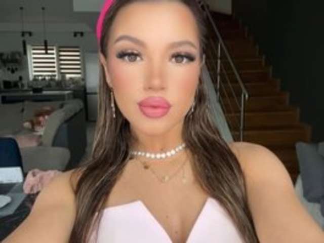 go to chat with Vesia