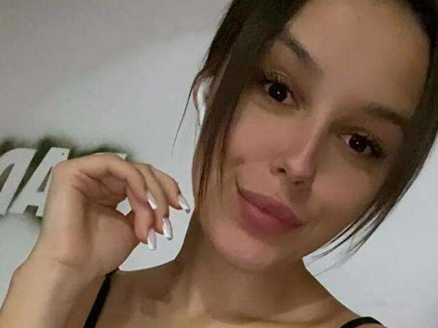go to chat with VickiFox