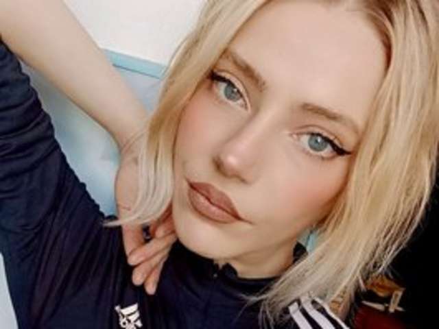 go to chat with VikkaContessa