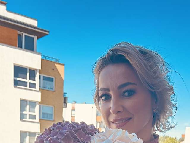 go to chat with ViraLOVE