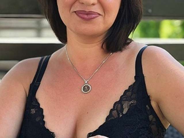go to chat with Virabella