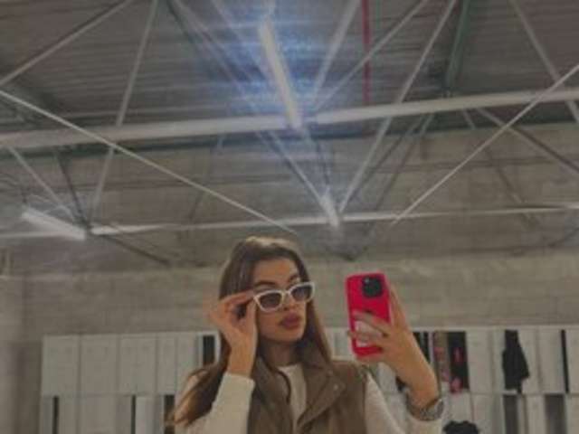 go to chat with Vivi-ene