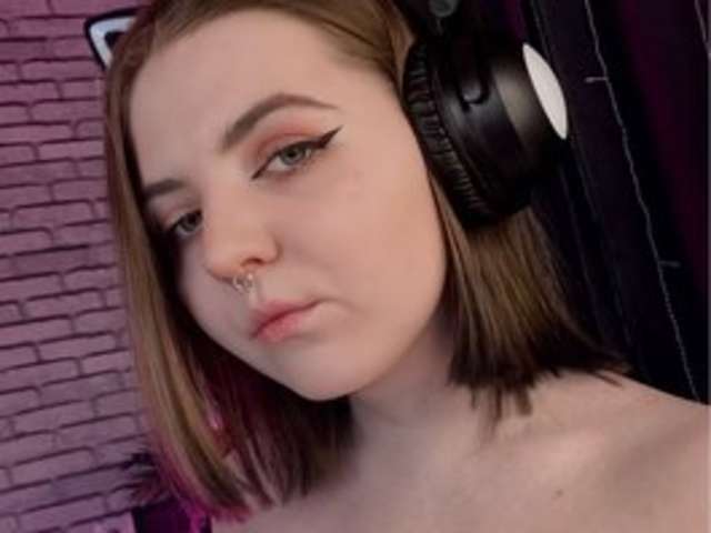 go to chat with Vivian-Rayn