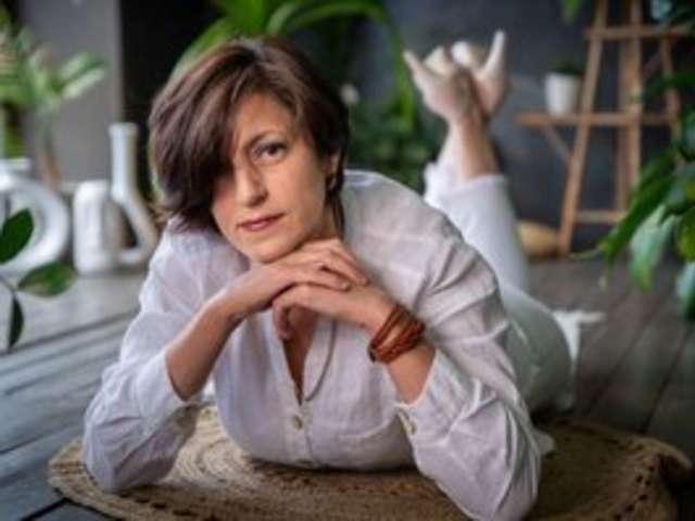 go to chat with Vivian-Violet