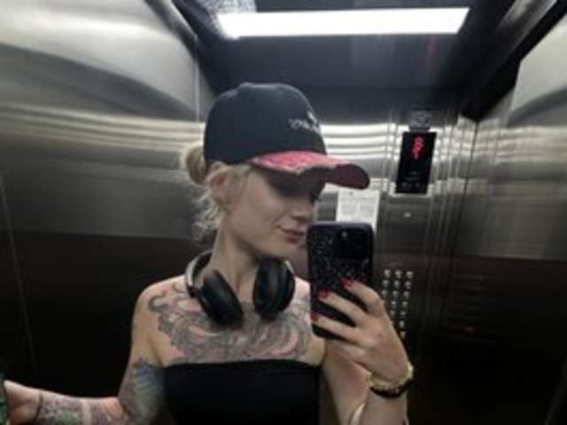 go to chat with VivianRocks