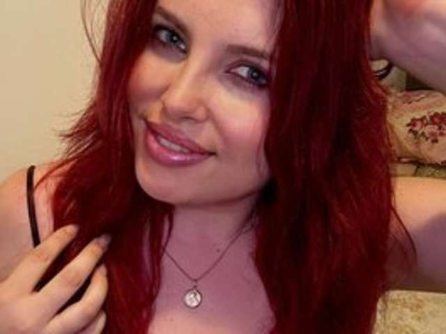go to chat with VixenCurvy