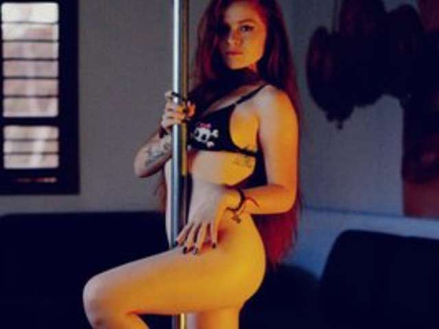 WANDASCARLETT amateur webcam photo