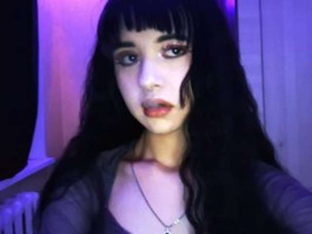 go to chat with Wednesday13