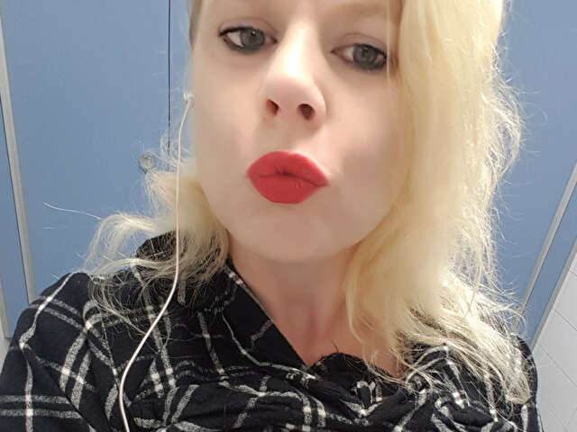 go to chat with Whitebunnyx