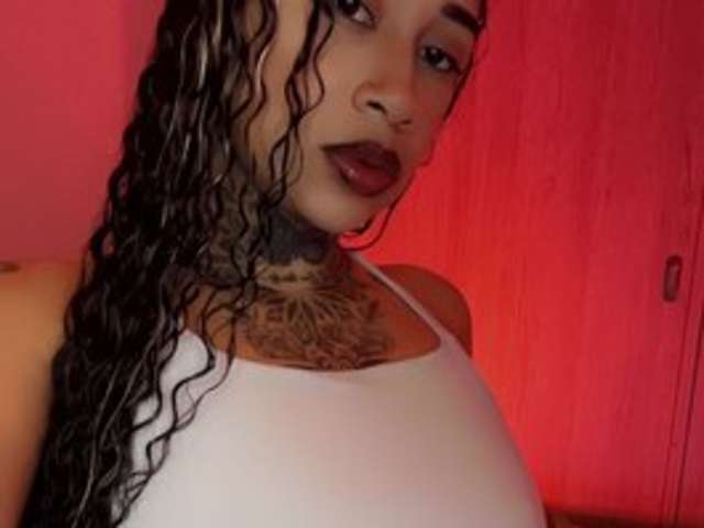 go to chat with WildCattaleyaa