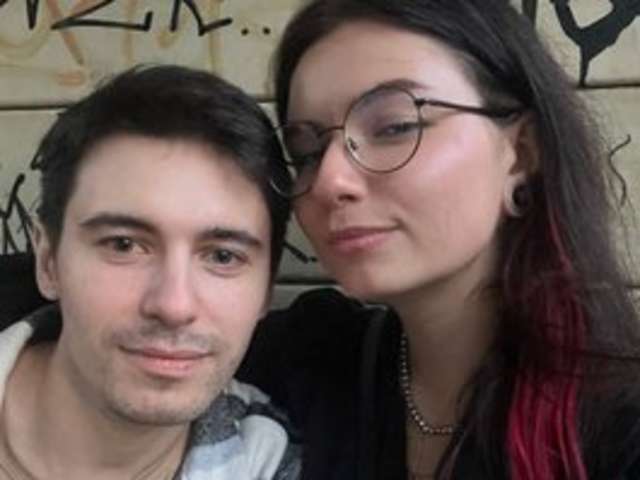 go to chat with William-and-Kitty