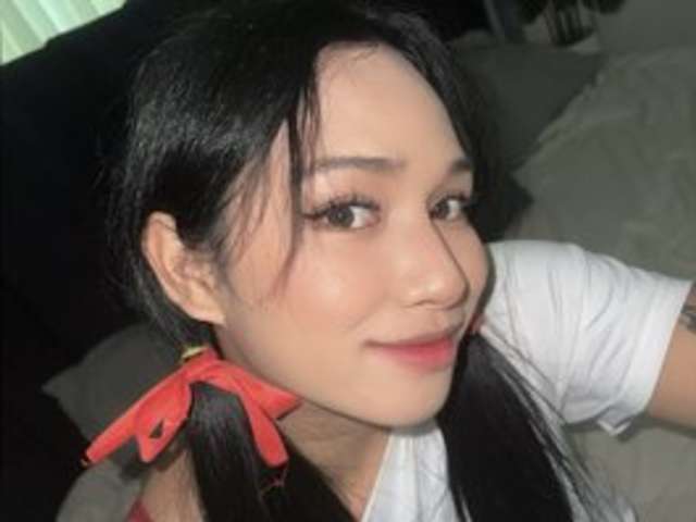 go to chat with WomanOfYourDreams69