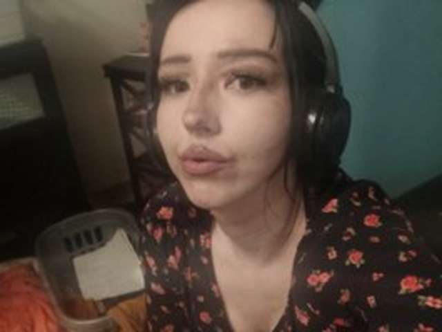 go to chat with XOpheliaX