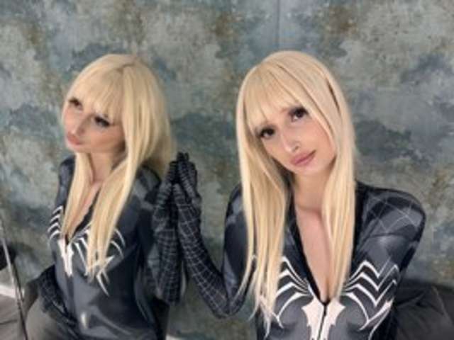 go to chat with Xonia