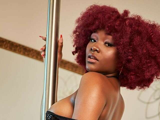 go to chat with YasmeenClark