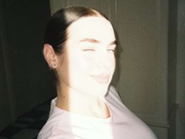 go to chat with Yeahrina